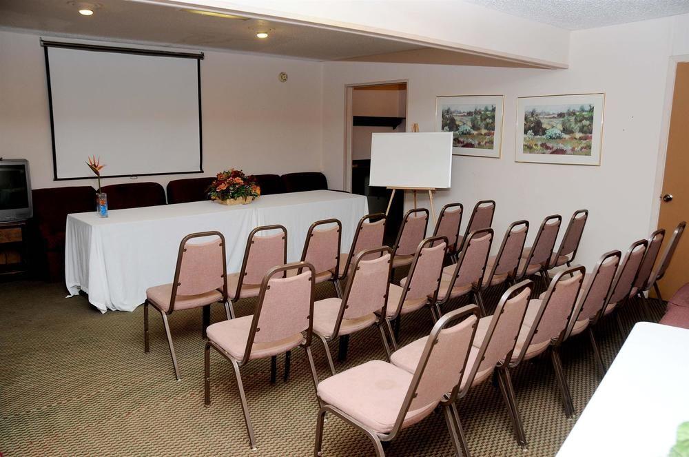 Economy Inn & Suites Дентон Экстерьер фото