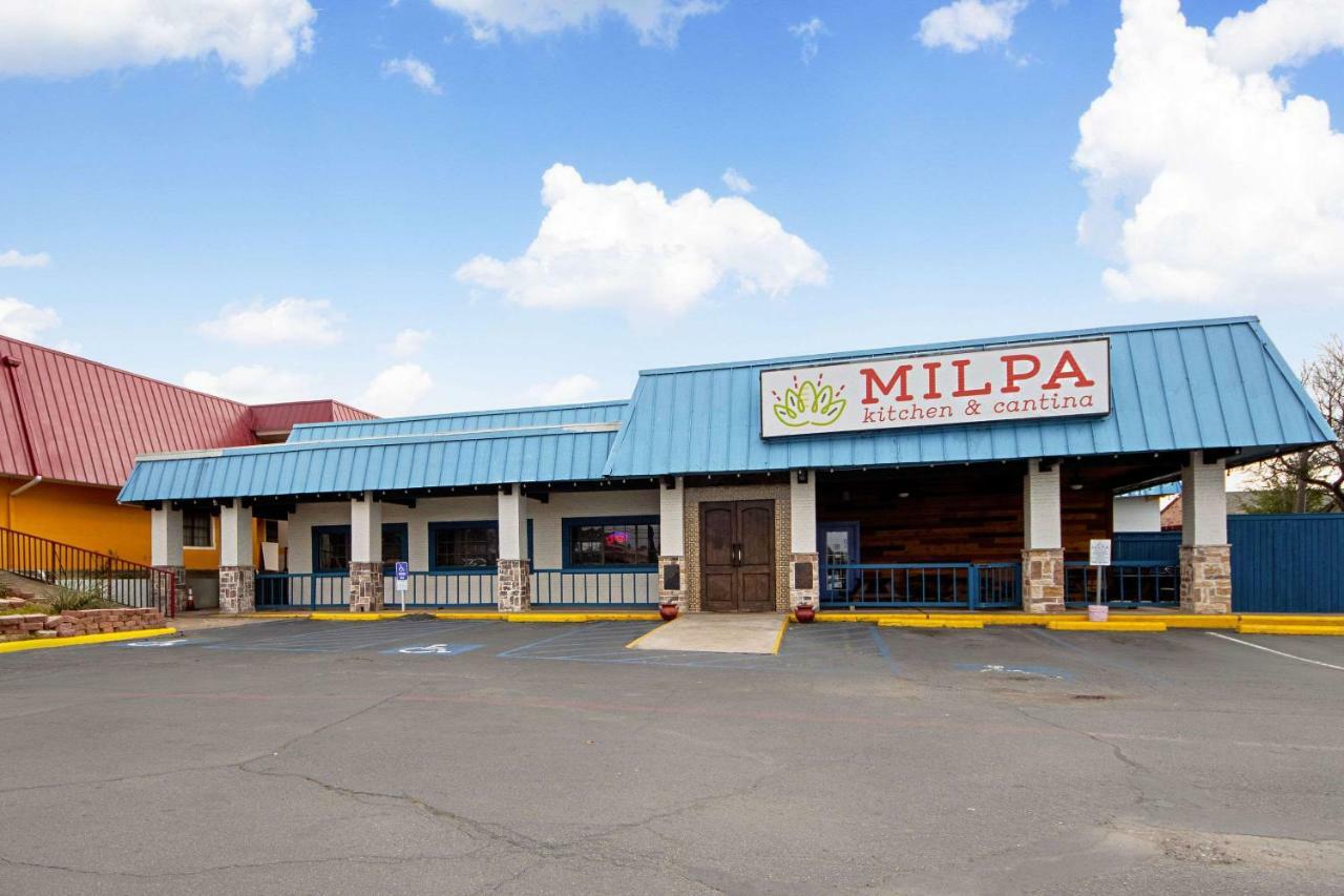 Economy Inn & Suites Дентон Экстерьер фото