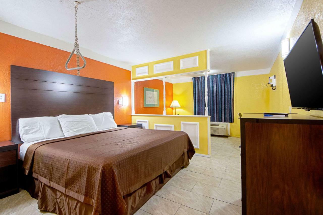 Economy Inn & Suites Дентон Экстерьер фото