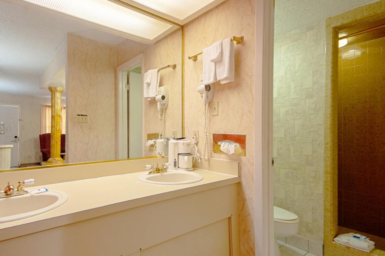 Economy Inn & Suites Дентон Экстерьер фото